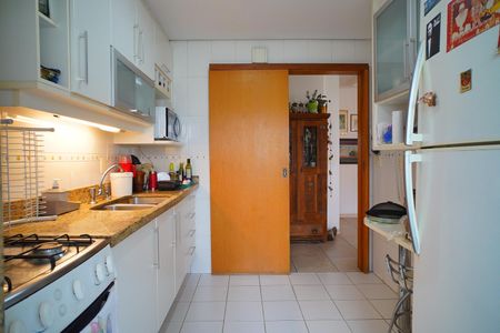 Apartamento à venda com 110m², 3 quartos e 2 vagasCozinha 