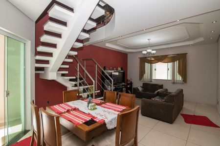 Casa para alugar com 188m², 3 quartos e 3 vagasSala