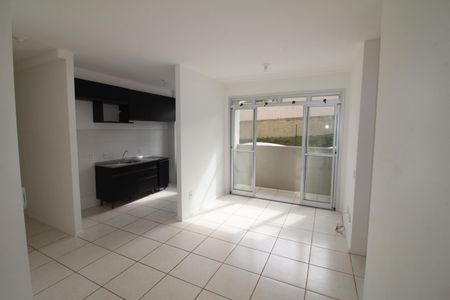 Sala de apartamento para alugar com 3 quartos, 57m² em Cinco, Contagem