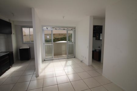 Sala de apartamento para alugar com 3 quartos, 57m² em Cinco, Contagem