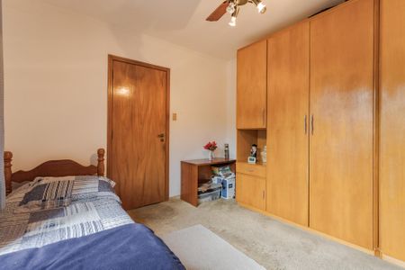 Casa à venda com 301m², 4 quartos e 2 vagas Casa à venda com 301m², 4 quartos e 2 vagasQuarto 2