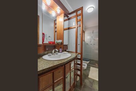 Casa à venda com 301m², 4 quartos e 2 vagas Casa à venda com 301m², 4 quartos e 2 vagasBanheiro