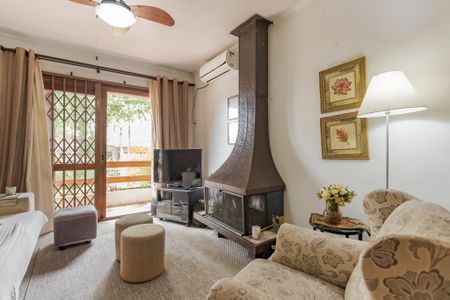 Casa à venda com 301m², 4 quartos e 2 vagas Casa à venda com 301m², 4 quartos e 2 vagasSala