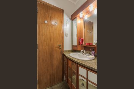 Casa à venda com 301m², 4 quartos e 2 vagas Casa à venda com 301m², 4 quartos e 2 vagasBanheiro