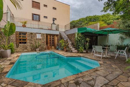 Casa à venda com 301m², 4 quartos e 2 vagas Casa à venda com 301m², 4 quartos e 2 vagasQuintal