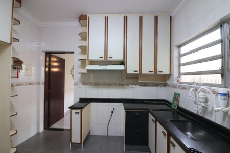 Casa à venda com 191m², 5 quartos e 2 vagasCozinha 
