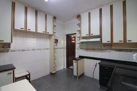 Casa à venda com 191m², 5 quartos e 2 vagasCozinha 