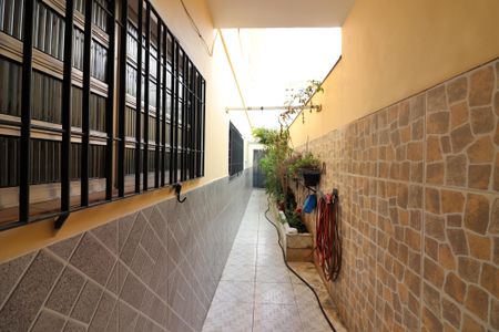Casa à venda com 191m², 5 quartos e 2 vagasCorredor 