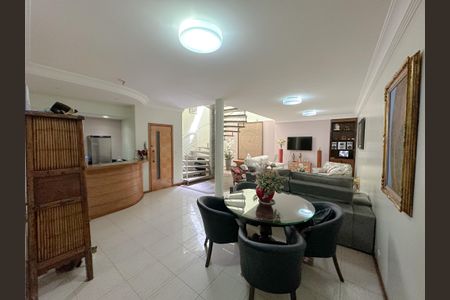 Casa para alugar com 399m², 3 quartos e 1 vagaSala