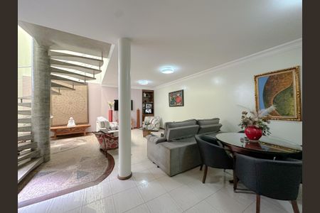 Casa para alugar com 399m², 3 quartos e 1 vagaSala