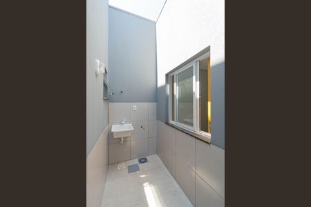 Casa à venda com 80m², 2 quartos e 1 vaga