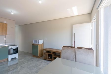 Casa à venda com 80m², 2 quartos e 1 vaga