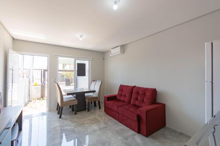 Casa à venda com 80m², 2 quartos e 1 vaga
