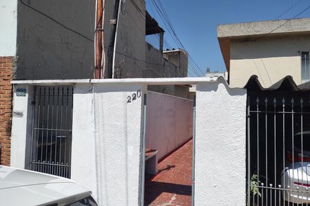 Casa para alugar com 70m², 1 quarto e sem vaga Casa para alugar com 70m², 1 quarto e sem vagaFachada