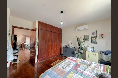 Casa à venda com 340m², 6 quartos e 5 vagasSuíte 3
