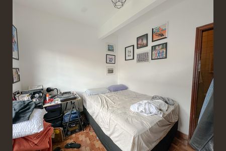 Casa à venda com 340m², 6 quartos e 5 vagasSuíte Externa 1