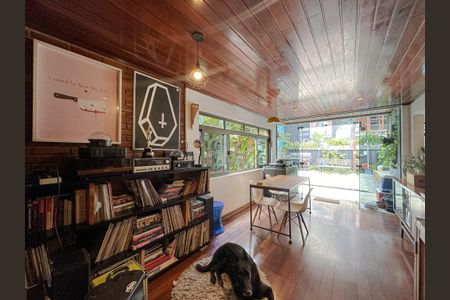 Casa à venda com 340m², 6 quartos e 5 vagasSala