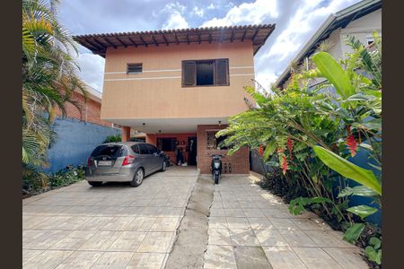 Casa à venda com 340m², 6 quartos e 5 vagasGaragem