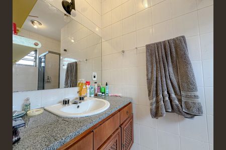 Casa à venda com 340m², 6 quartos e 5 vagasBanheiro Suíte 4