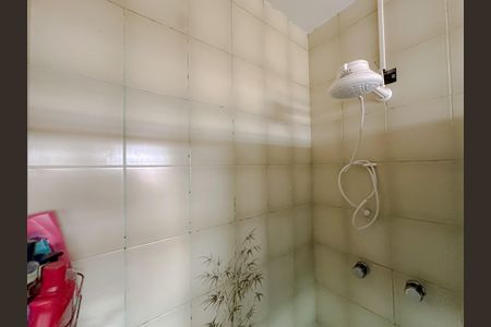 Casa à venda com 340m², 6 quartos e 5 vagasBanheiro Suíte 1