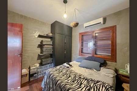 Casa à venda com 340m², 6 quartos e 5 vagasSuíte 2