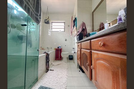 Casa à venda com 340m², 6 quartos e 5 vagasBanheiro Suíte 3