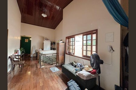 Casa à venda com 340m², 6 quartos e 5 vagasCorredor