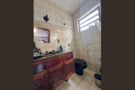 Casa à venda com 340m², 6 quartos e 5 vagasBanheiro Suíte 1