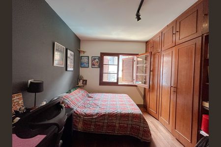 Casa à venda com 340m², 6 quartos e 5 vagasSuíte 1