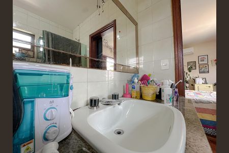 Casa à venda com 340m², 6 quartos e 5 vagasBanheiro Suíte 3