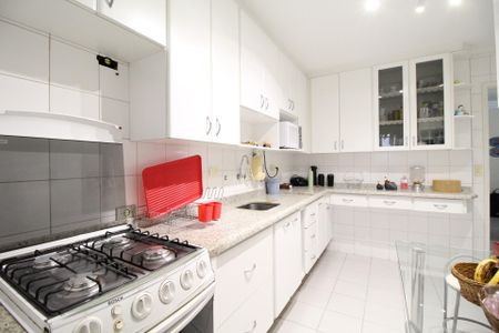 Apartamento à venda com 86m², 3 quartos e 2 vagas Apartamento à venda com 86m², 3 quartos e 2 vagasCozinha