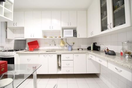 Apartamento à venda com 86m², 3 quartos e 2 vagas Apartamento à venda com 86m², 3 quartos e 2 vagasCozinha