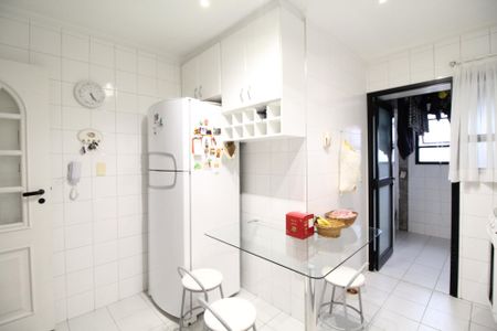 Apartamento à venda com 86m², 3 quartos e 2 vagas Apartamento à venda com 86m², 3 quartos e 2 vagasCozinha