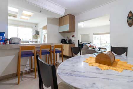 Casa à venda com 250m², 3 quartos e 1 vagaSala de Jantar