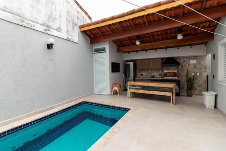 Casa à venda com 250m², 3 quartos e 1 vagaPiscina