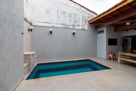 Casa à venda com 250m², 3 quartos e 1 vagaSuítes - Vista