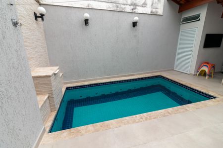Casa à venda com 250m², 3 quartos e 1 vagaPiscina