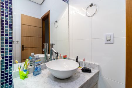 Casa à venda com 250m², 3 quartos e 1 vagaBanheiro da Suíte 2