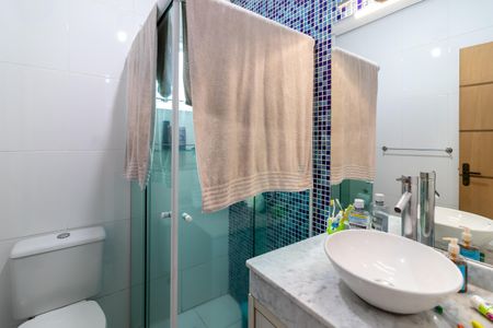 Casa à venda com 250m², 3 quartos e 1 vagaBanheiro da Suíte 2