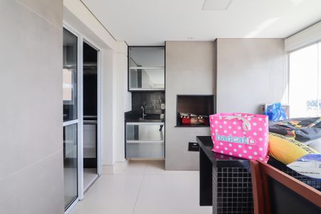 Apartamento para alugar com 171m², 3 quartos e 3 vagasVaranda