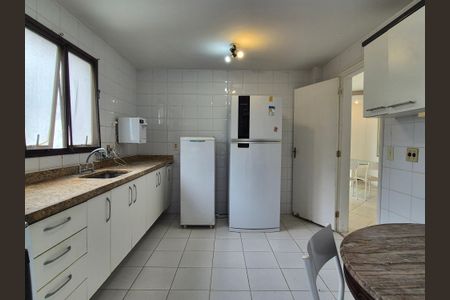 Apartamento para alugar com 220m², 3 quartos e 2 vagasCozinha 