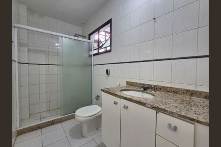 Apartamento para alugar com 220m², 3 quartos e 2 vagasBanheiro 