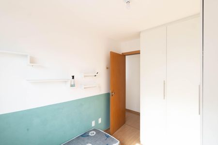 Quarto 1 de apartamento para alugar com 2 quartos, 46m² em Inhoaíba, Rio de Janeiro