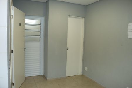 Casa para alugar com 1 quarto, 35m² em Jardim Santo Antonio, Embu das Artes