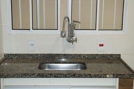 Casa para alugar com 1 quarto, 35m² em Jardim Santo Antonio, Embu das Artes