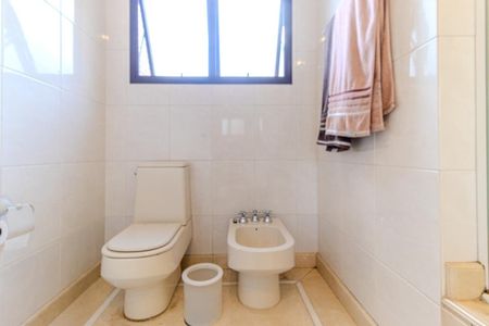 Apartamento à venda com 226m², 4 quartos e 3 vagasBanheiro da Suíte 3