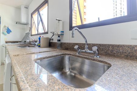 Apartamento à venda com 226m², 4 quartos e 3 vagasCozinha