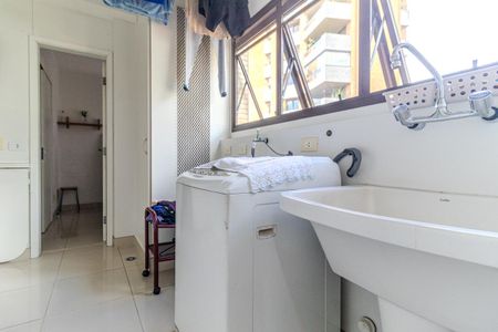 Apartamento à venda com 226m², 4 quartos e 3 vagasÁrea de Serviço