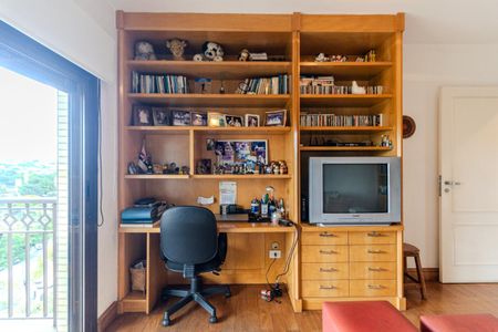 Apartamento à venda com 226m², 4 quartos e 3 vagasQuarto