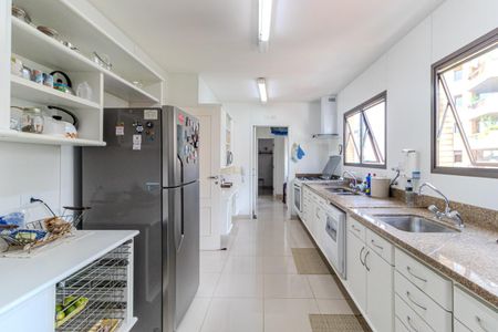 Apartamento à venda com 226m², 4 quartos e 3 vagasCozinha